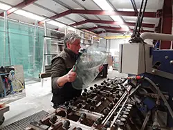 Travail du verre en atelier - CGN Caudan
