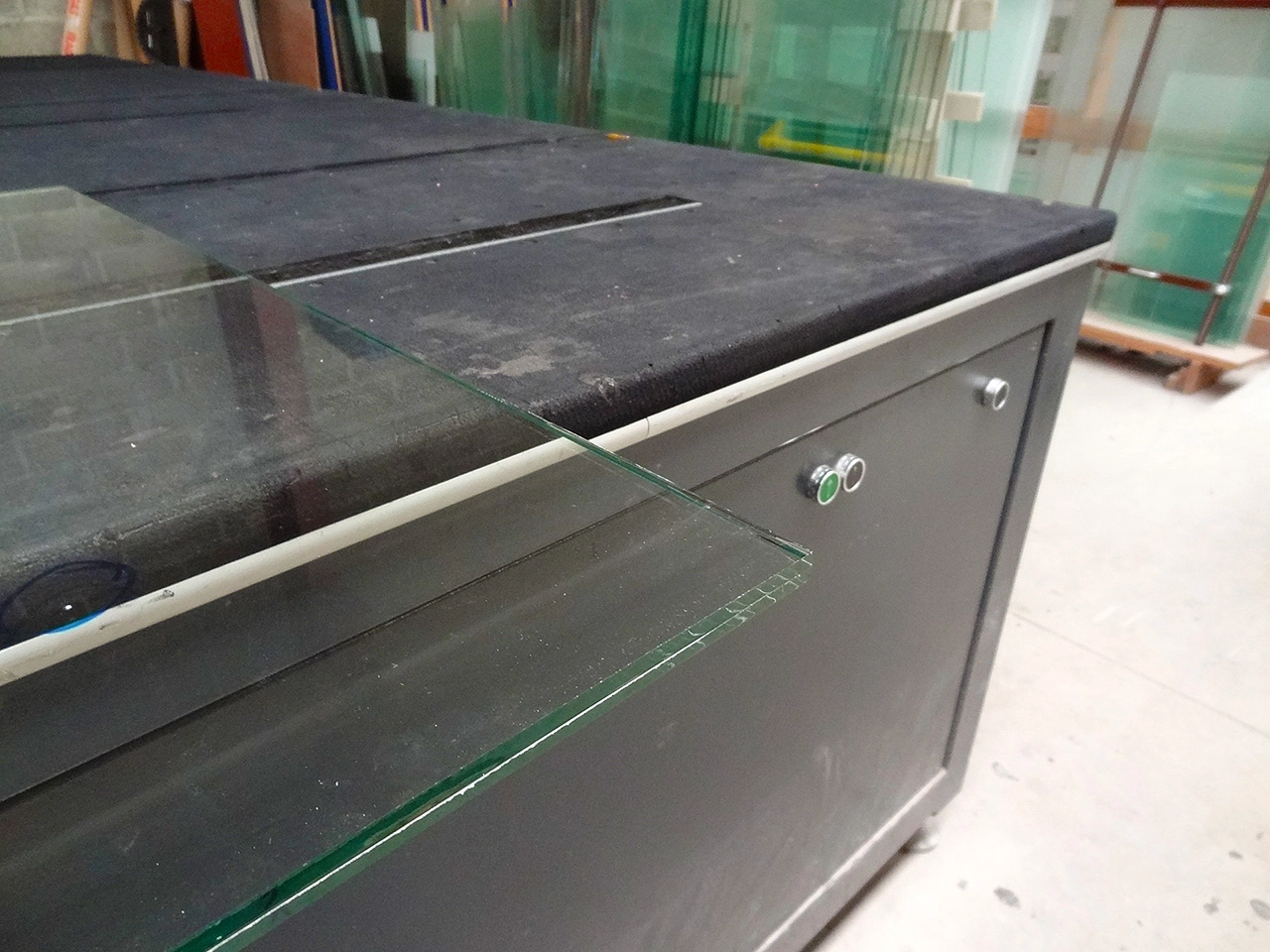 Feuilletage miroiterie CGN Caudan